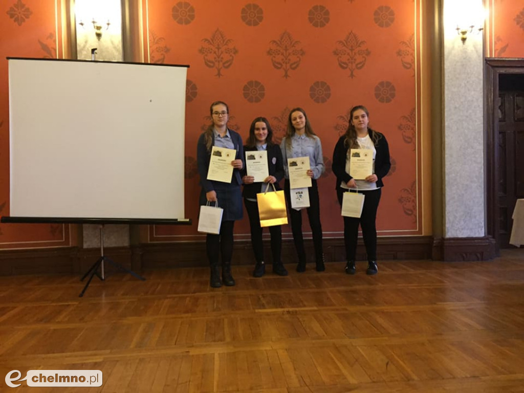 Konkursy językowe i olimpiada matematyczna