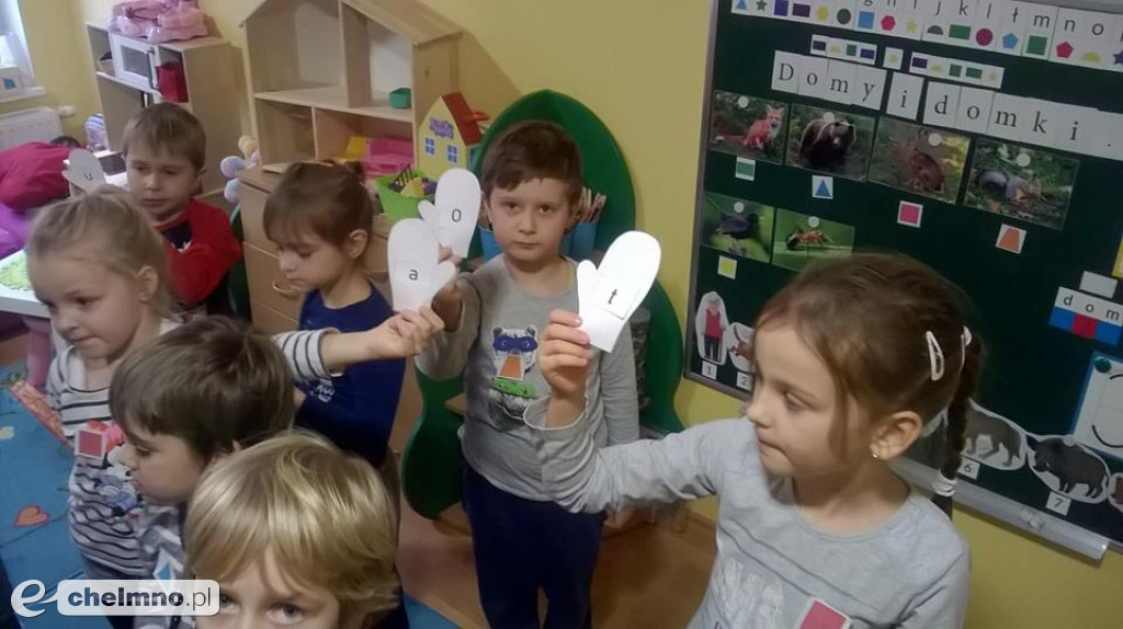 Brzdące uczą się i bawią doskonale.