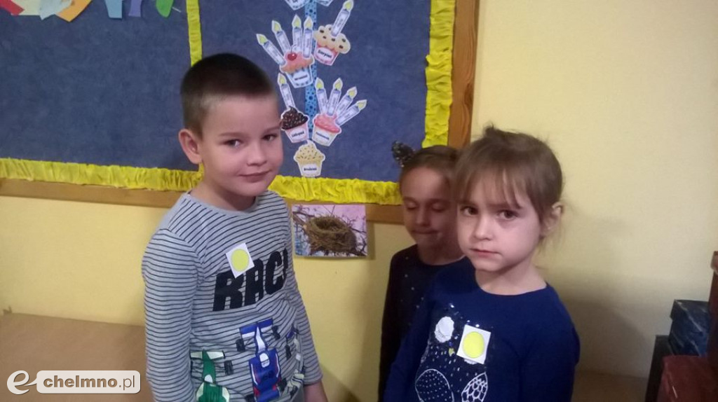 Brzdące uczą się i bawią doskonale.