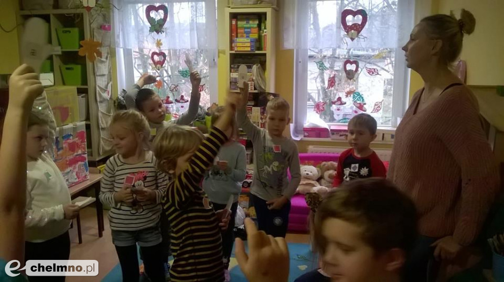 Brzdące uczą się i bawią doskonale.