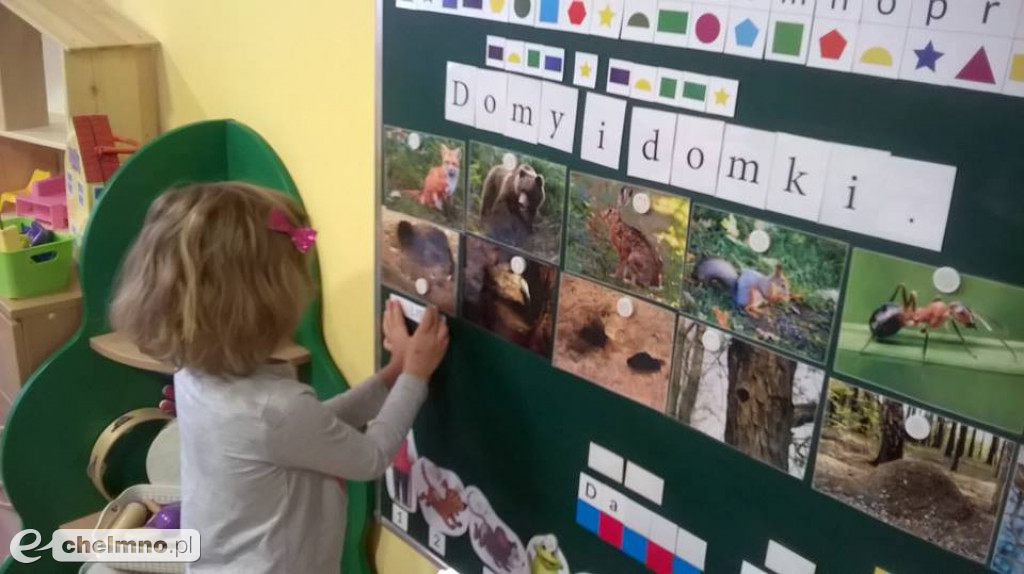 Brzdące uczą się i bawią doskonale.