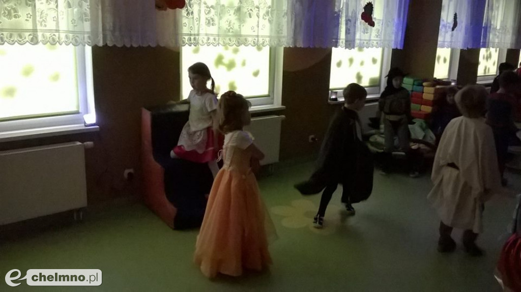 Brzdące uczą się i bawią doskonale.