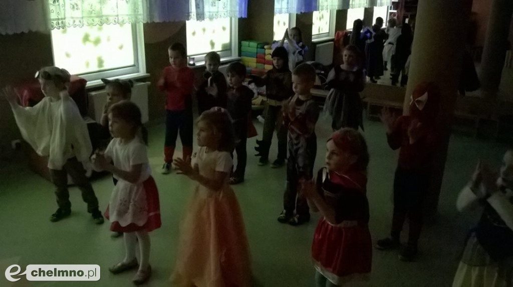 Brzdące uczą się i bawią doskonale.