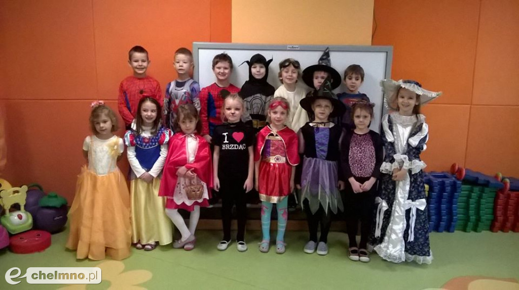 Brzdące uczą się i bawią doskonale.