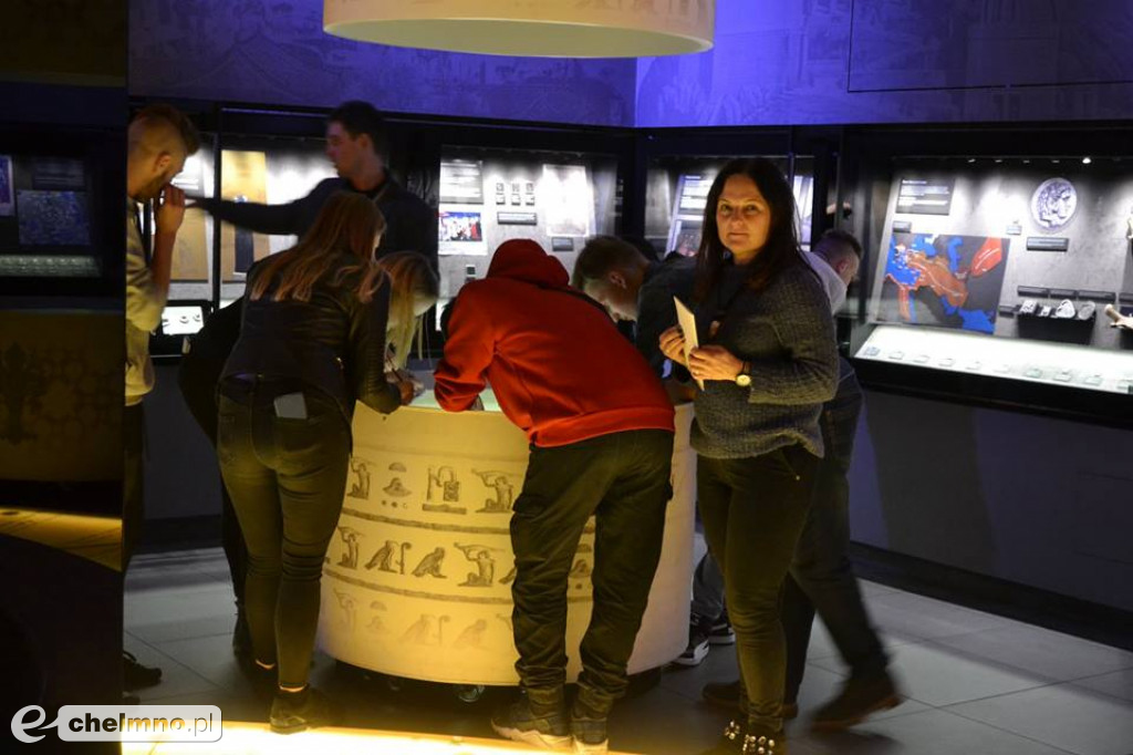  Muzeum Pieniądza i Giełda Papierów Wartościowych.