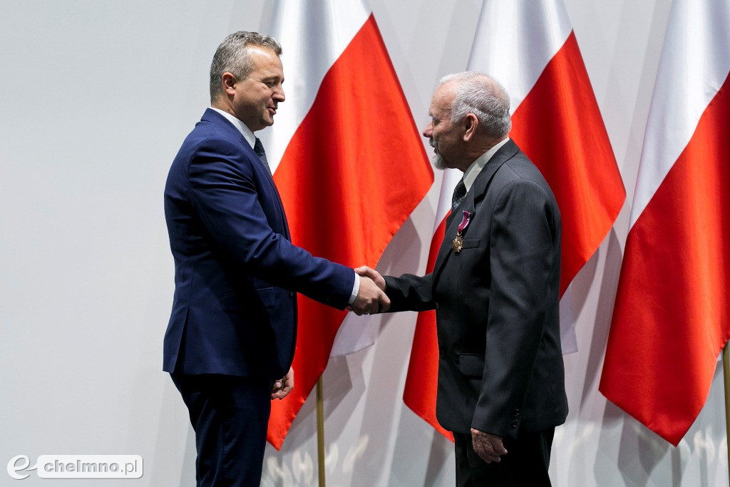 Honory dla zasłużonych: wręczenie odznaczeń państwowych.