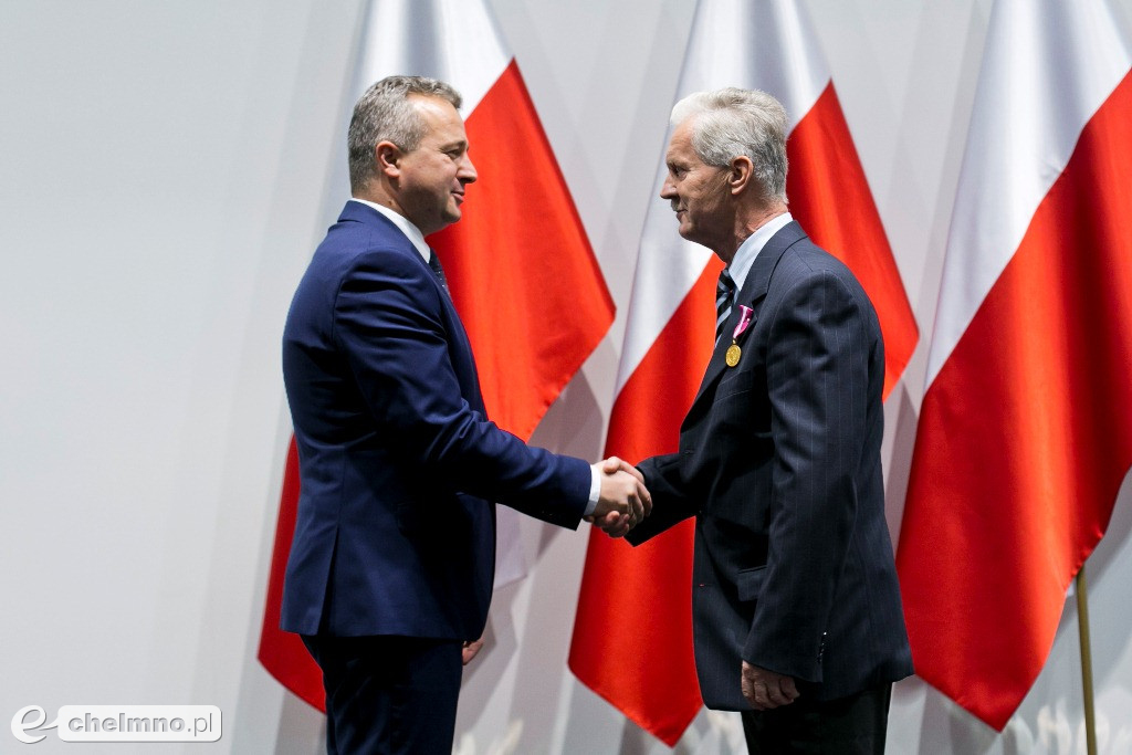 Honory dla zasłużonych: wręczenie odznaczeń państwowych.