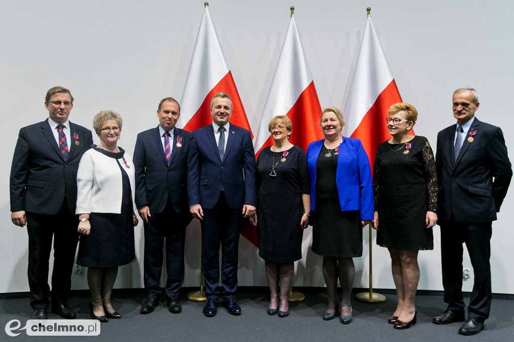 Honory dla zasłużonych: wręczenie odznaczeń państwowych.