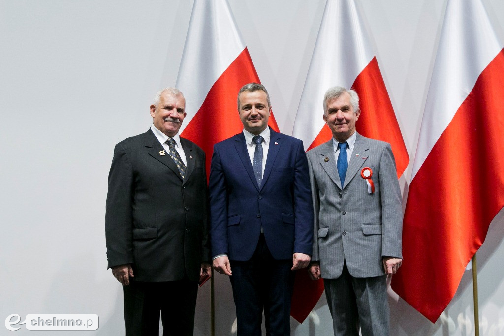 Honory dla zasłużonych: wręczenie odznaczeń państwowych.