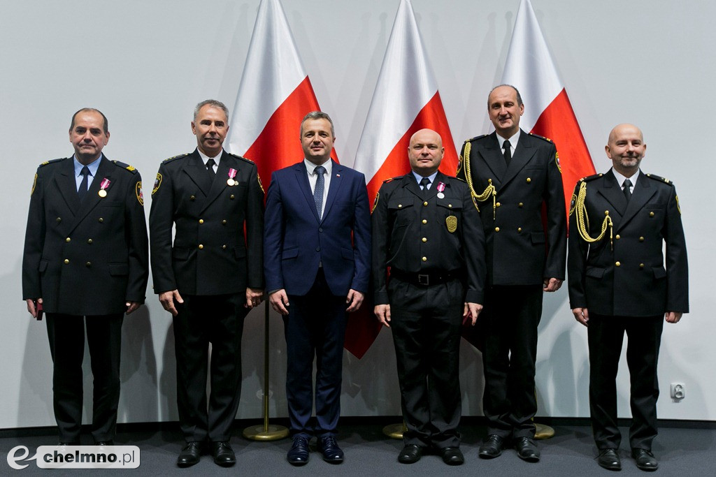 Honory dla zasłużonych: wręczenie odznaczeń państwowych.