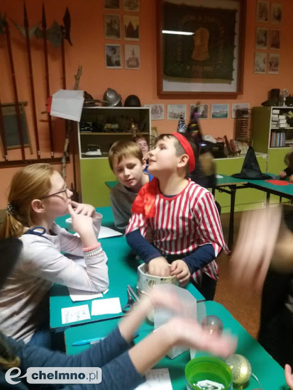 Andrzejkowe szaleństwo klas I - III w Dwójce.