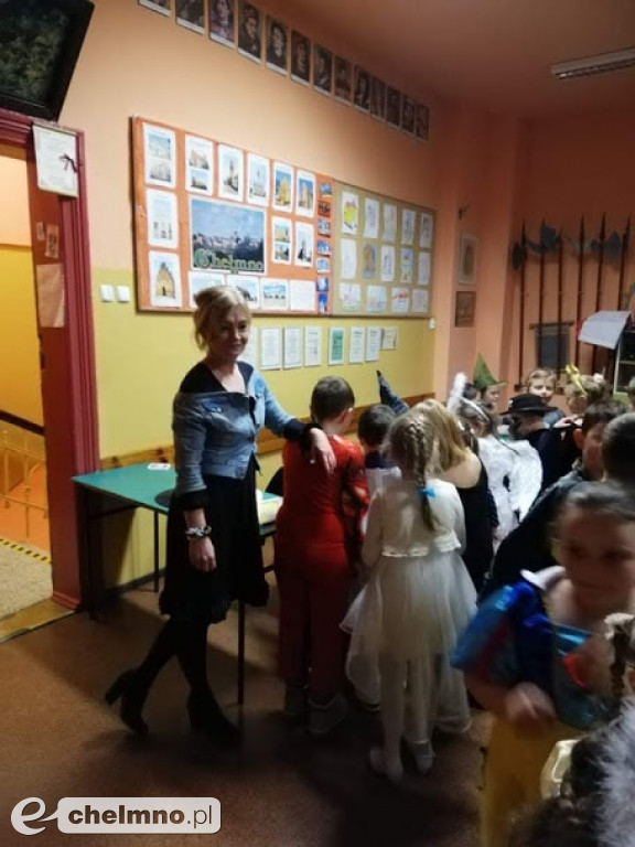Andrzejkowe szaleństwo klas I - III w Dwójce.