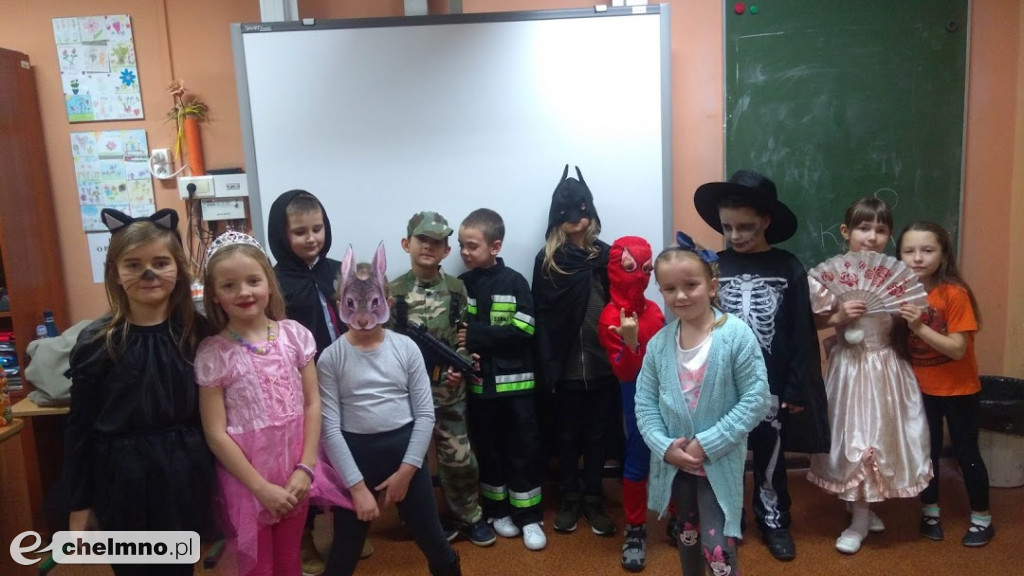 Andrzejkowe szaleństwo klas I - III w Dwójce.