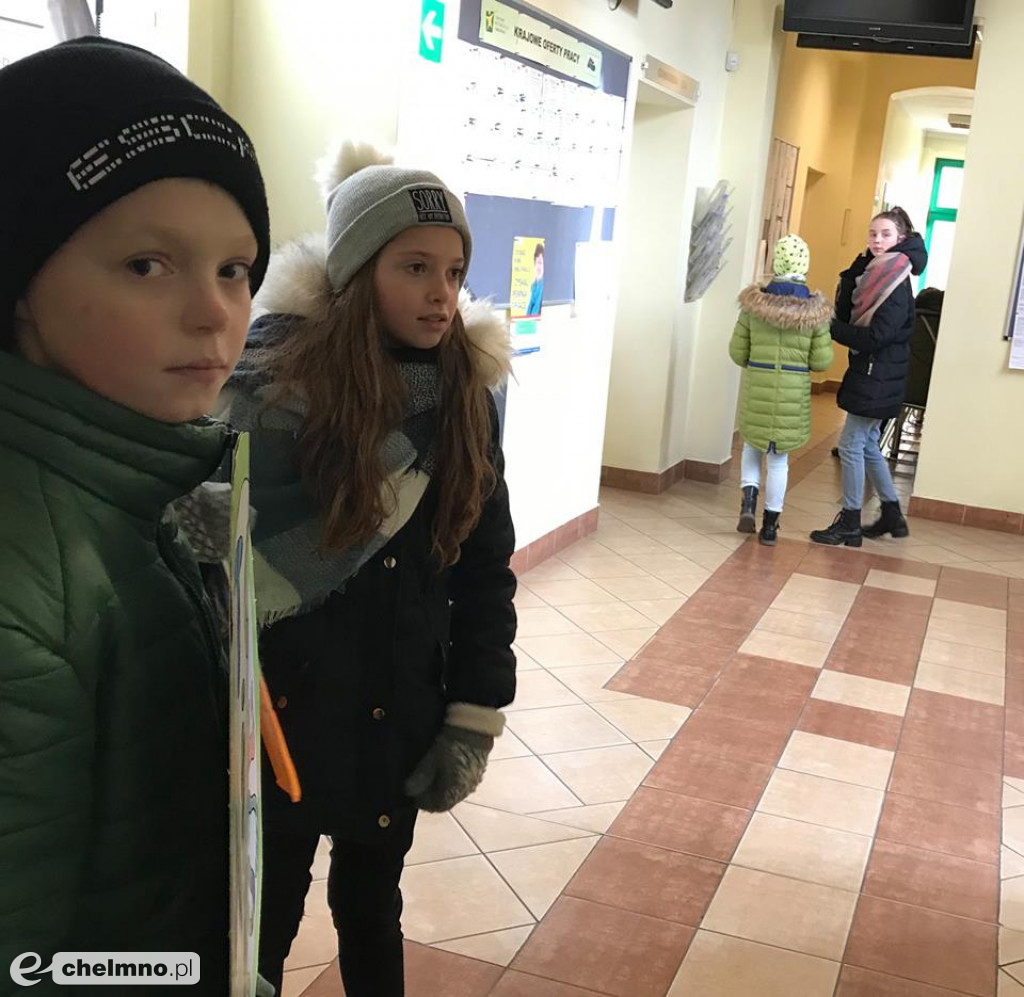 Wesoła akcja: Dzieciaki do rakiet w Czwórce.