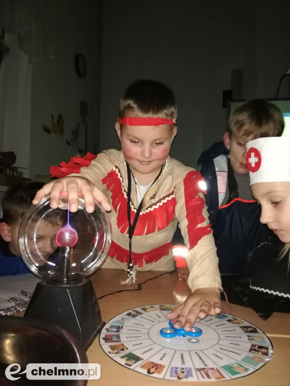 Wróżenie i tańce, czyli Andrzejki w Jedynce.