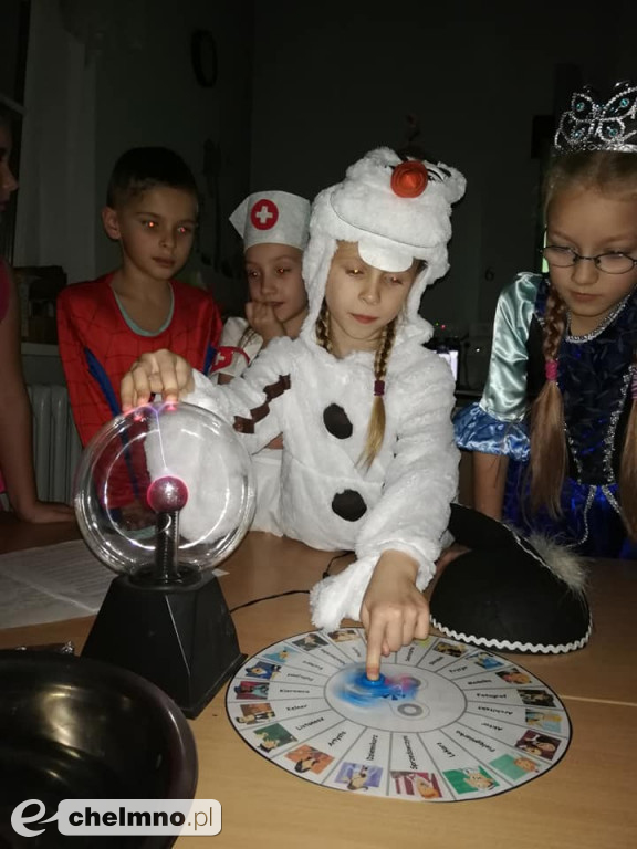 Wróżenie i tańce, czyli Andrzejki w Jedynce.