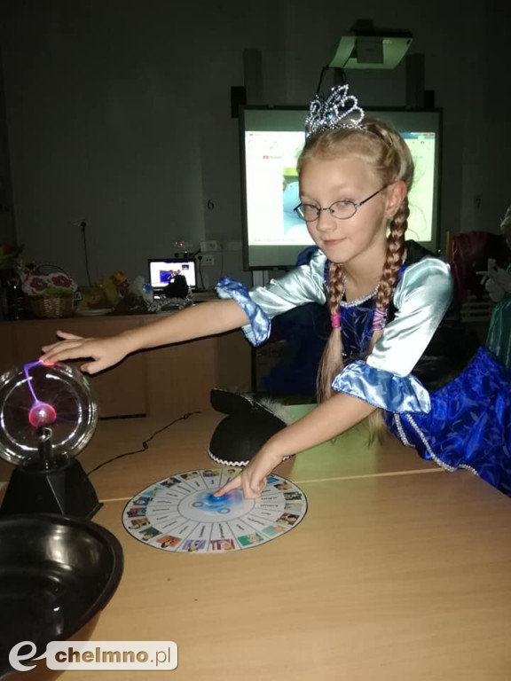 Wróżenie i tańce, czyli Andrzejki w Jedynce.