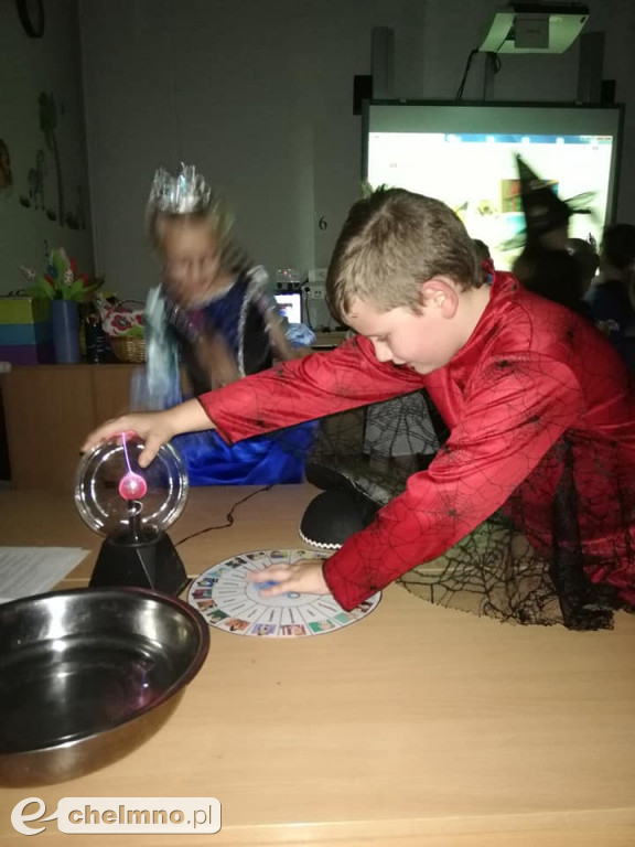 Wróżenie i tańce, czyli Andrzejki w Jedynce.