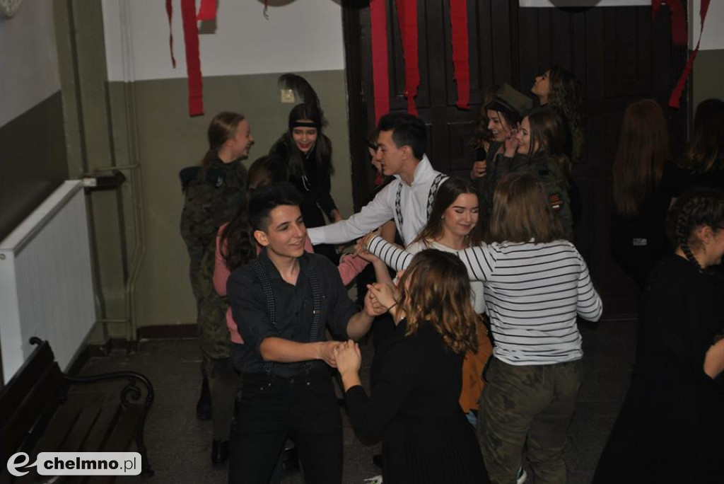 Wybrany król i królowa balu! Dancing i Festiwal dla młodzieży.