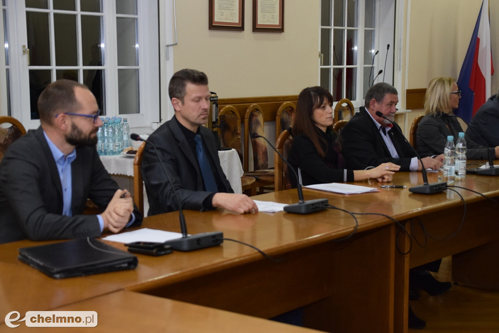 Radni uchwalili wysokość pensji dla Burmistrza.