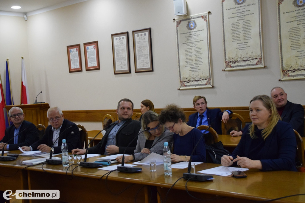 Radni uchwalili wysokość pensji dla Burmistrza.