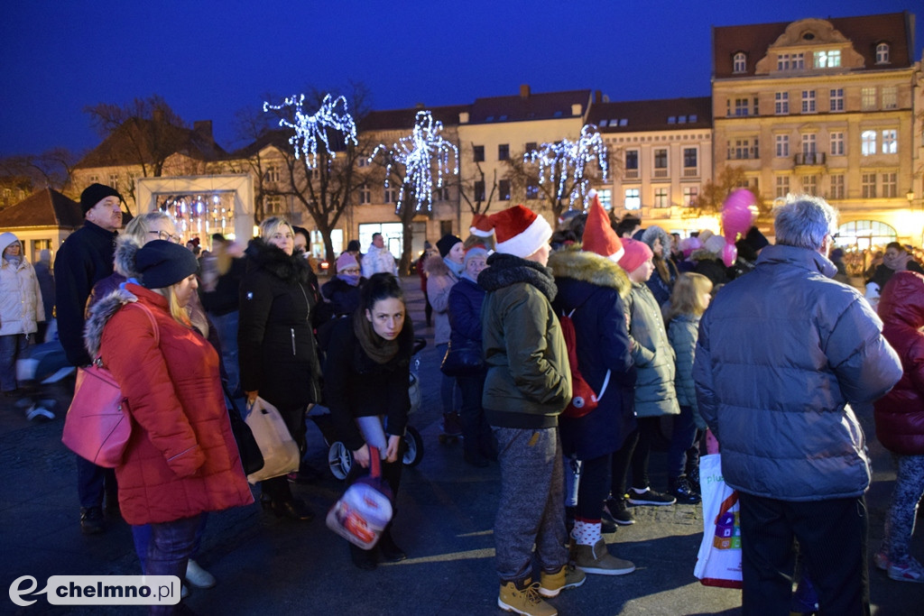 Mikołaj przyjechał wozem strażackim na Rynek.