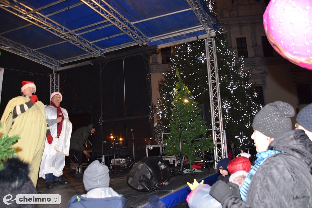 Mikołaj przyjechał wozem strażackim na Rynek.
