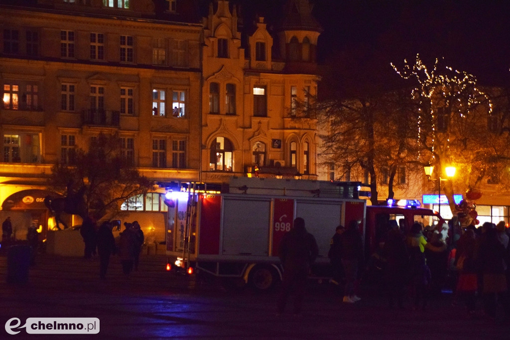 Mikołaj przyjechał wozem strażackim na Rynek.