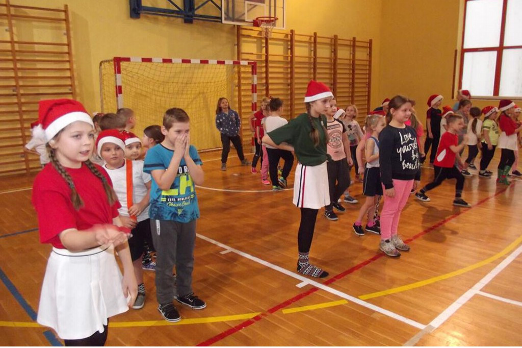 Mikołajkowy Turniej Sportowy dla klas I-III