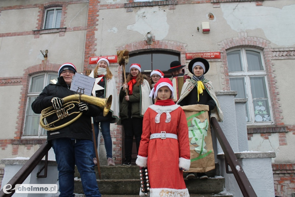 Kolędnicy życzyli wesołych świąt.