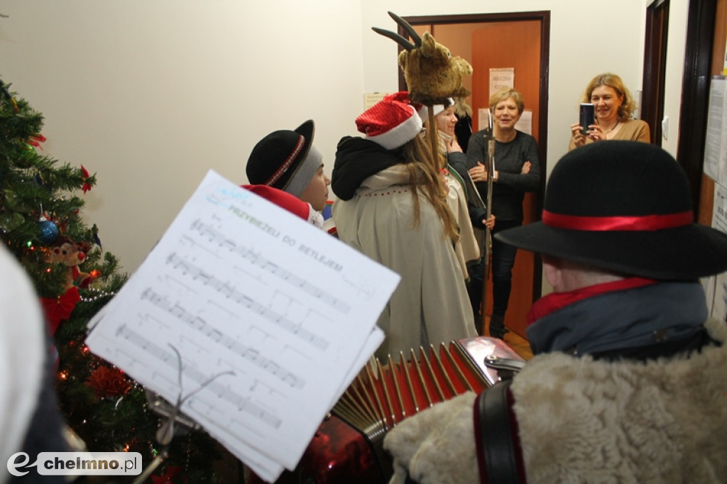 Kolędnicy życzyli wesołych świąt.