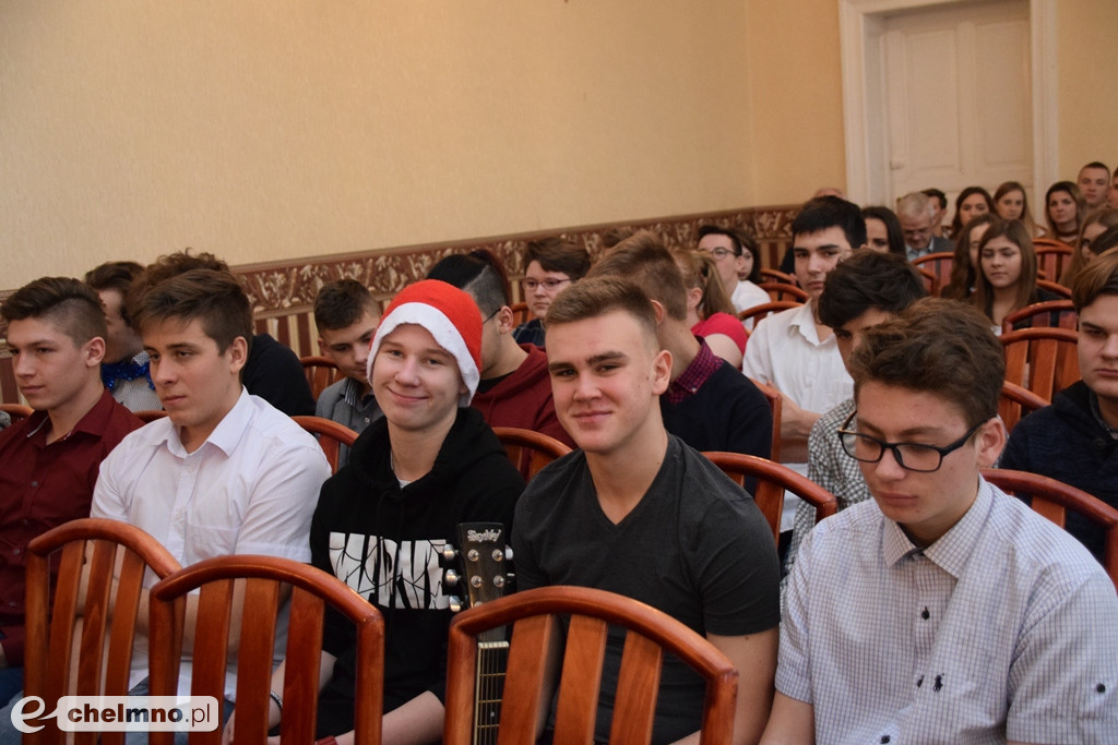 Konkurs kolęd i prezentacja kalendarza w ZS nr 2