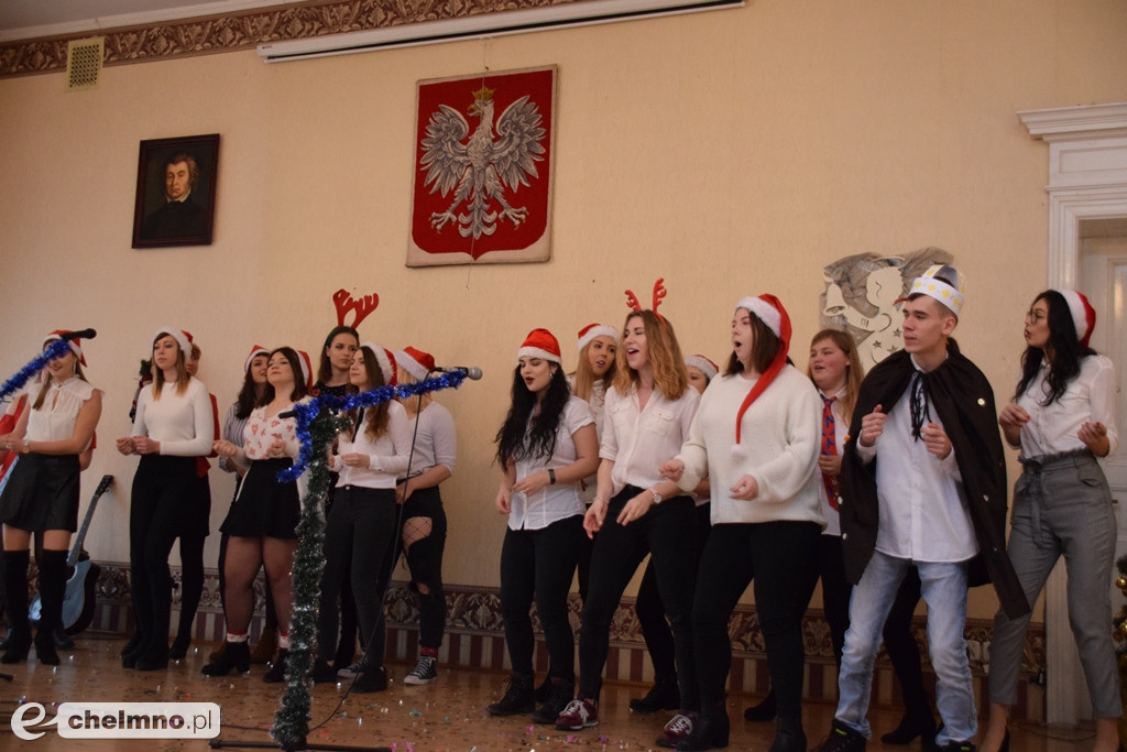 Konkurs kolęd i prezentacja kalendarza w ZS nr 2