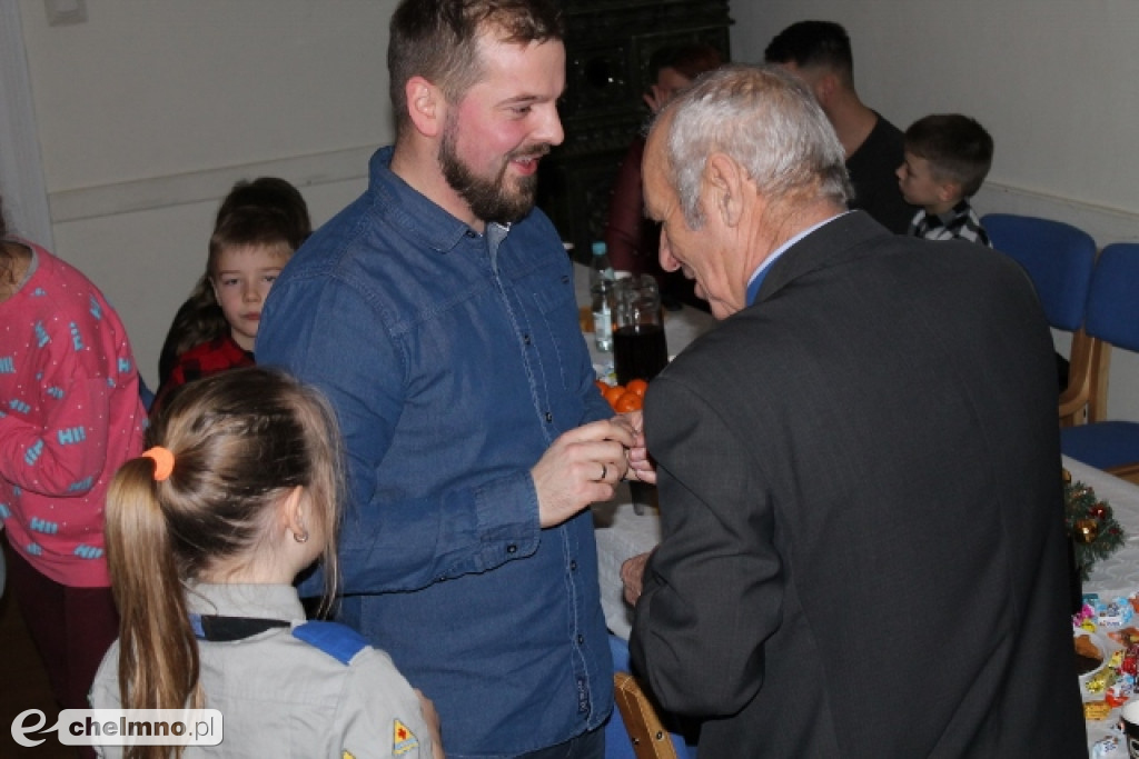 Szopka Unisławska i występy artystyczne na spotkaniu świątecznym.
