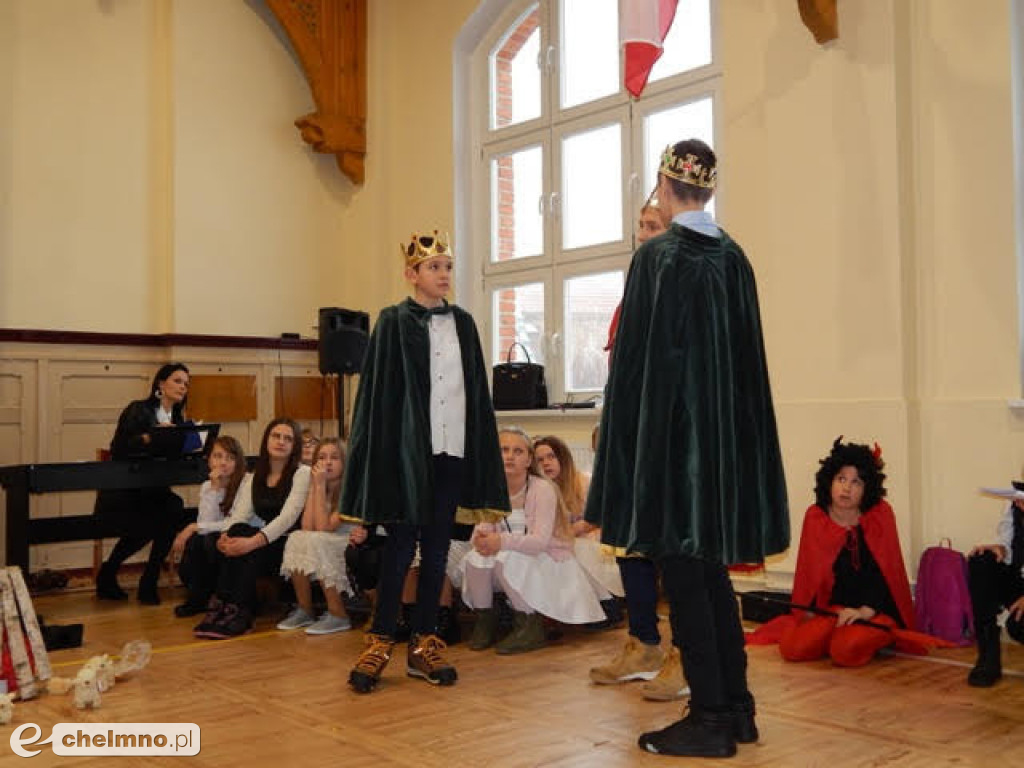 W Dwójce też przygotowaliśmy piękne Jasełka.