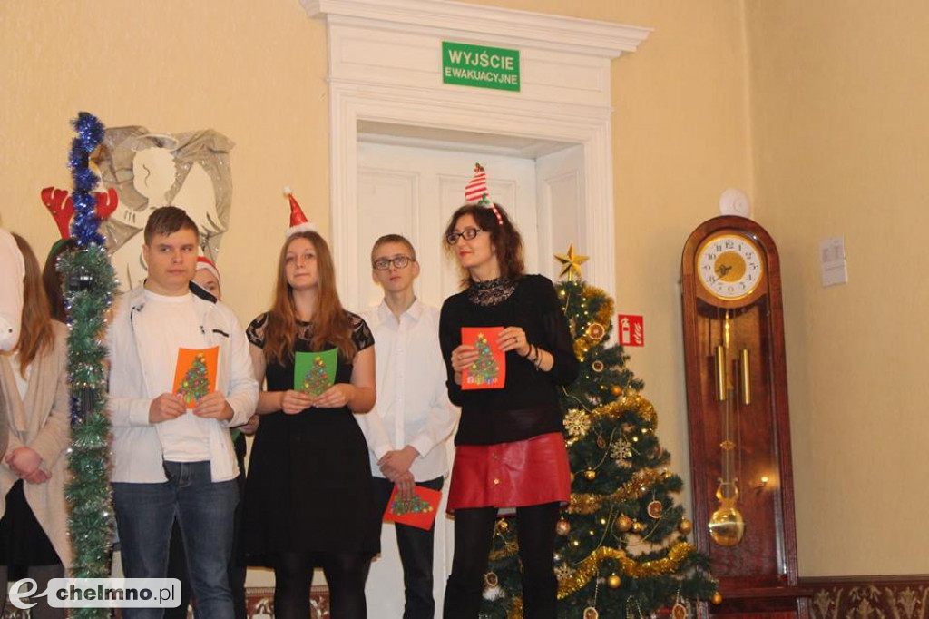 Dzień Patrona w ZS nr 2: kolędy znane i mniej znane.