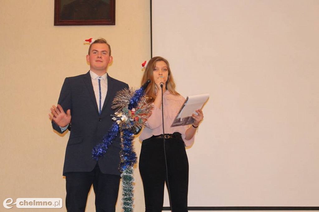 Dzień Patrona w ZS nr 2: kolędy znane i mniej znane.