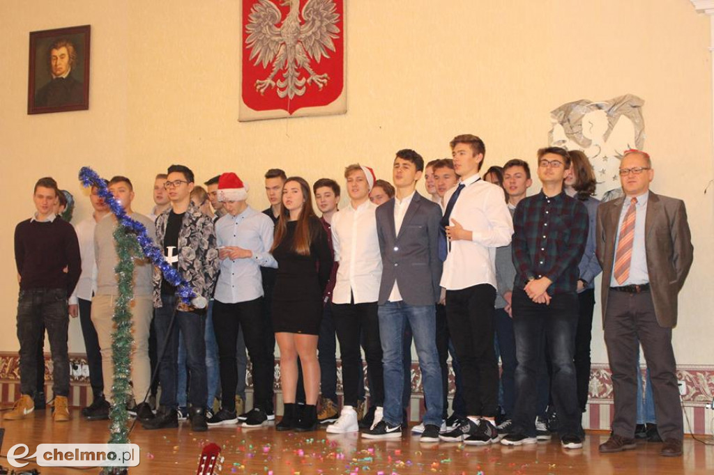 Dzień Patrona w ZS nr 2: kolędy znane i mniej znane.