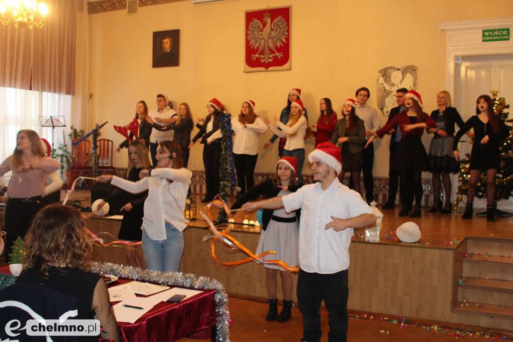 Dzień Patrona w ZS nr 2: kolędy znane i mniej znane.