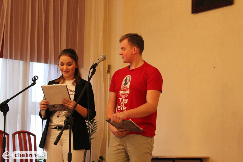 Dzień Patrona w ZS nr 2: kolędy znane i mniej znane.