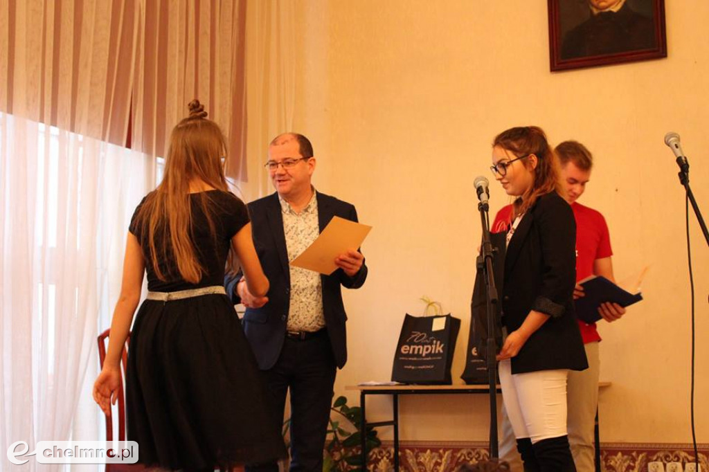 Dzień Patrona w ZS nr 2: kolędy znane i mniej znane.