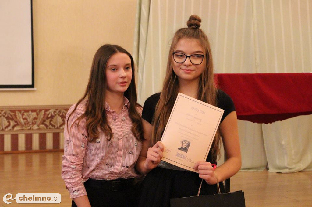 Dzień Patrona w ZS nr 2: kolędy znane i mniej znane.