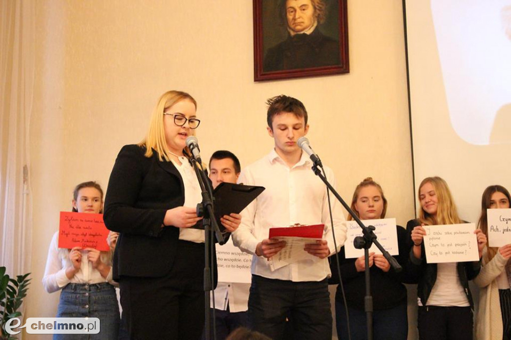 Dzień Patrona w ZS nr 2: kolędy znane i mniej znane.
