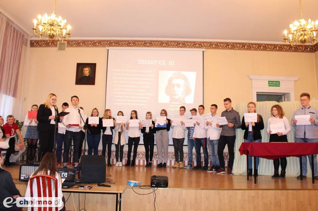 Dzień Patrona w ZS nr 2: kolędy znane i mniej znane.