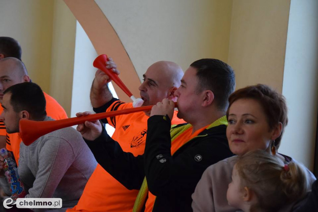 Młodzi piłkarze UKS z kompletem punktów na zawodach.