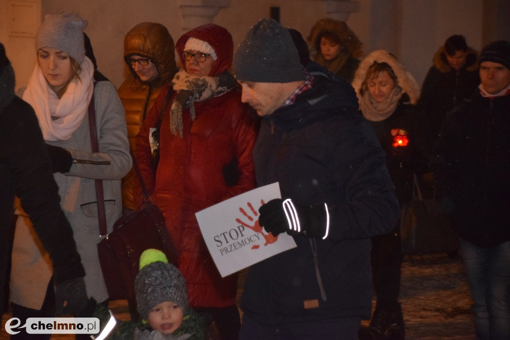 Chełmnianie zapalili znicze na znak protestu dla nienawiści!