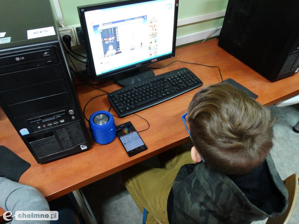 Ferie z nauką programowania na wesoło w SP4.