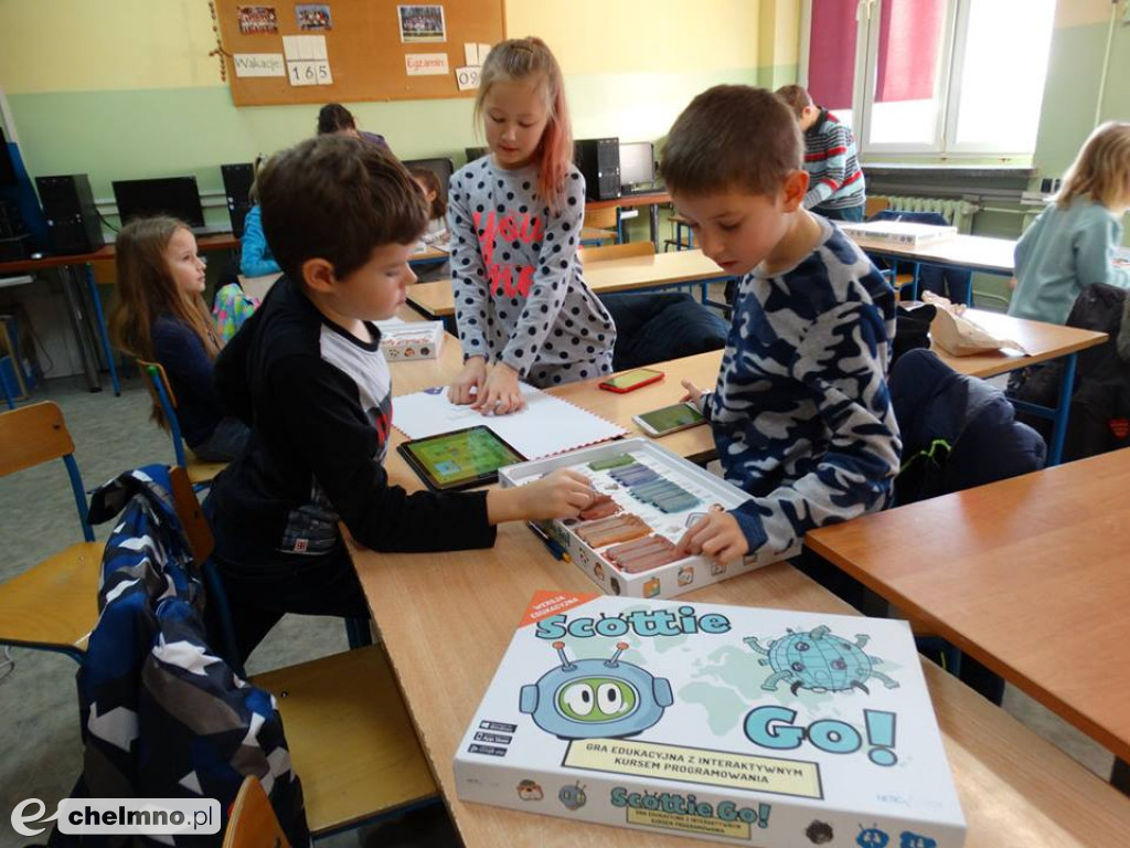 Ferie z nauką programowania na wesoło w SP4.