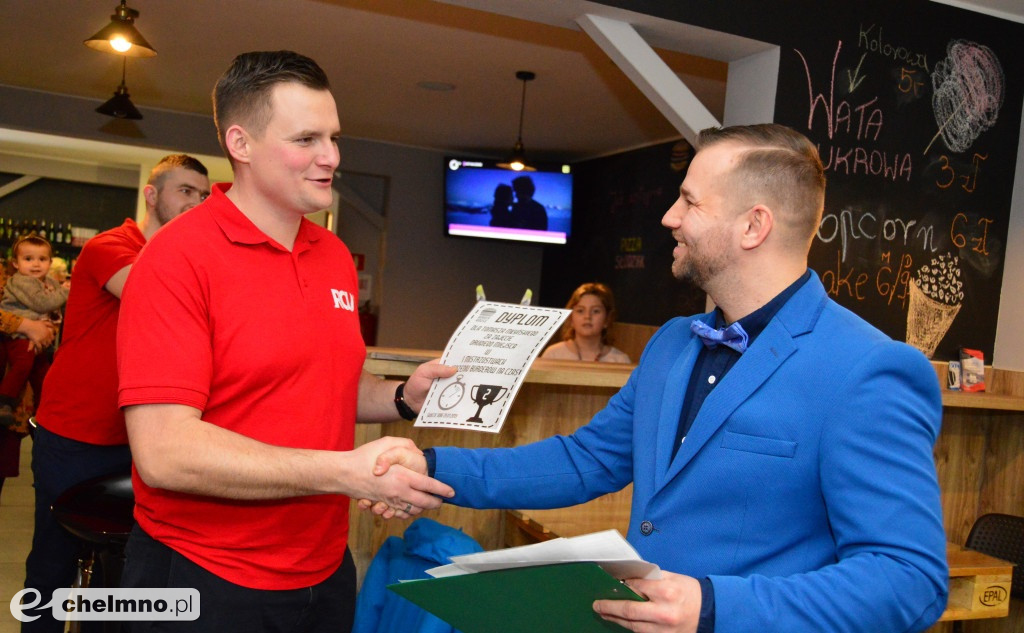 Chełmnianin był najlepszy w jedzeniu 2kg burgerów.
