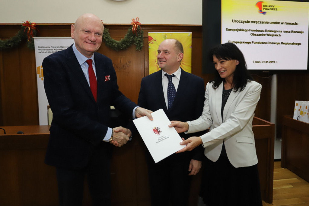 Umowy: infrastruktura, nowoczesny sprzęt i wsparcie dla biznesu.